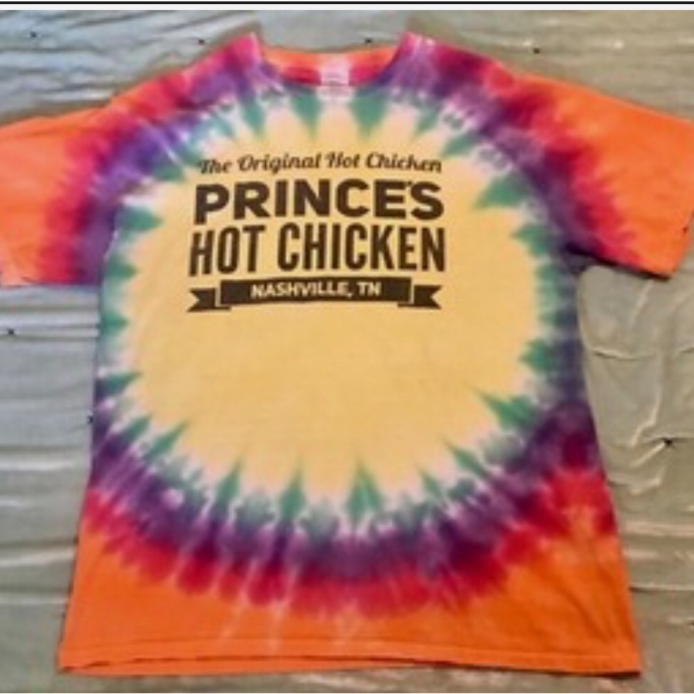 VTG PRINCE’S HOT CHICKEN NASHVILLE TIE DYE T-SHIRT PORT & CO. SIZE LARGE